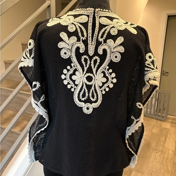Zara Black and Cream Embroidered Blouse - Picture 7 of 11
